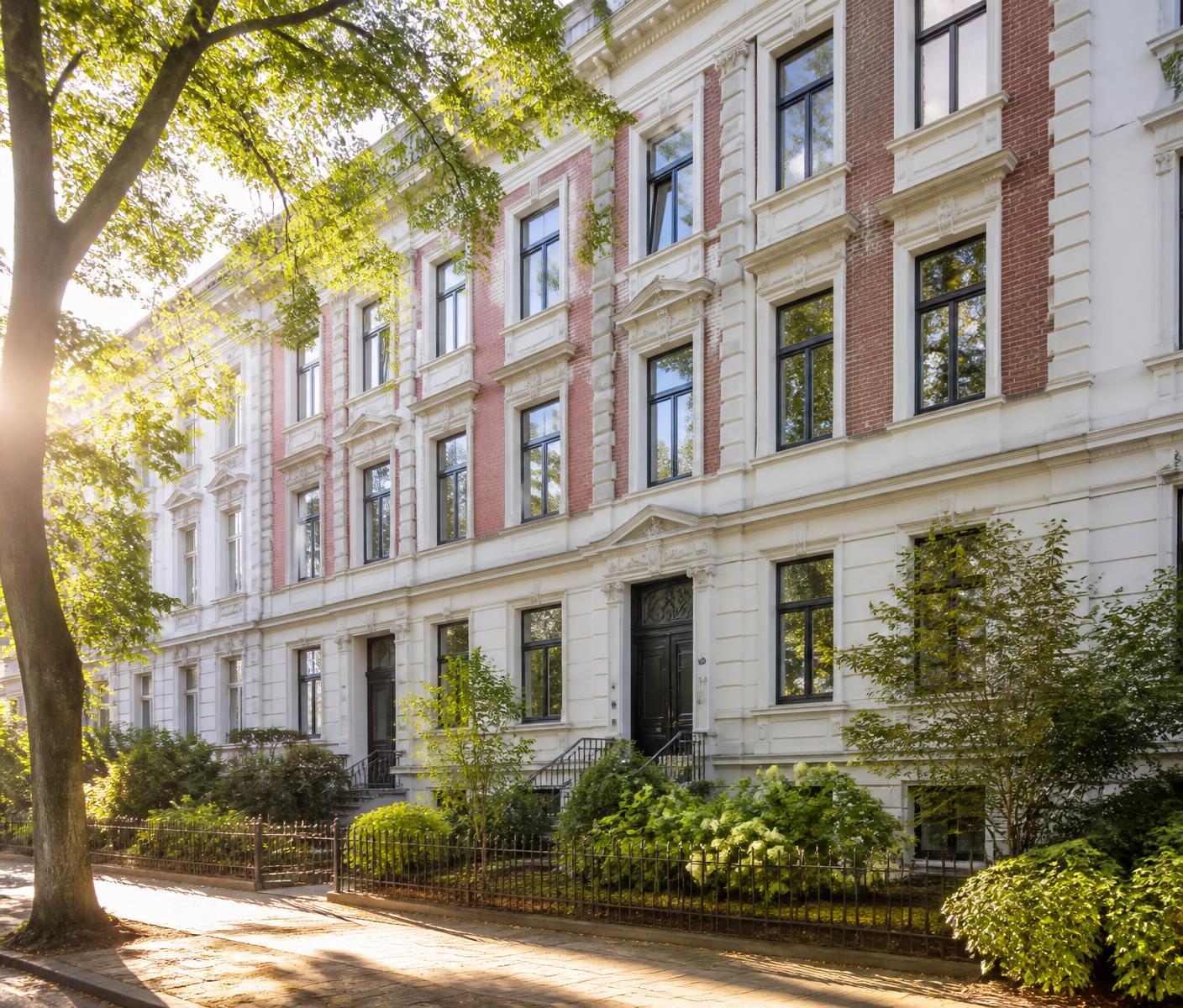 Gepflegtes klassisches Mehrfamilienhaus in einer Hamburger Wohnstraße